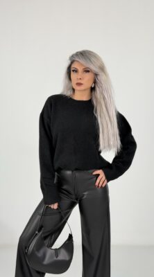 Siyah Bisiklet Yaka Yumoş Kazak