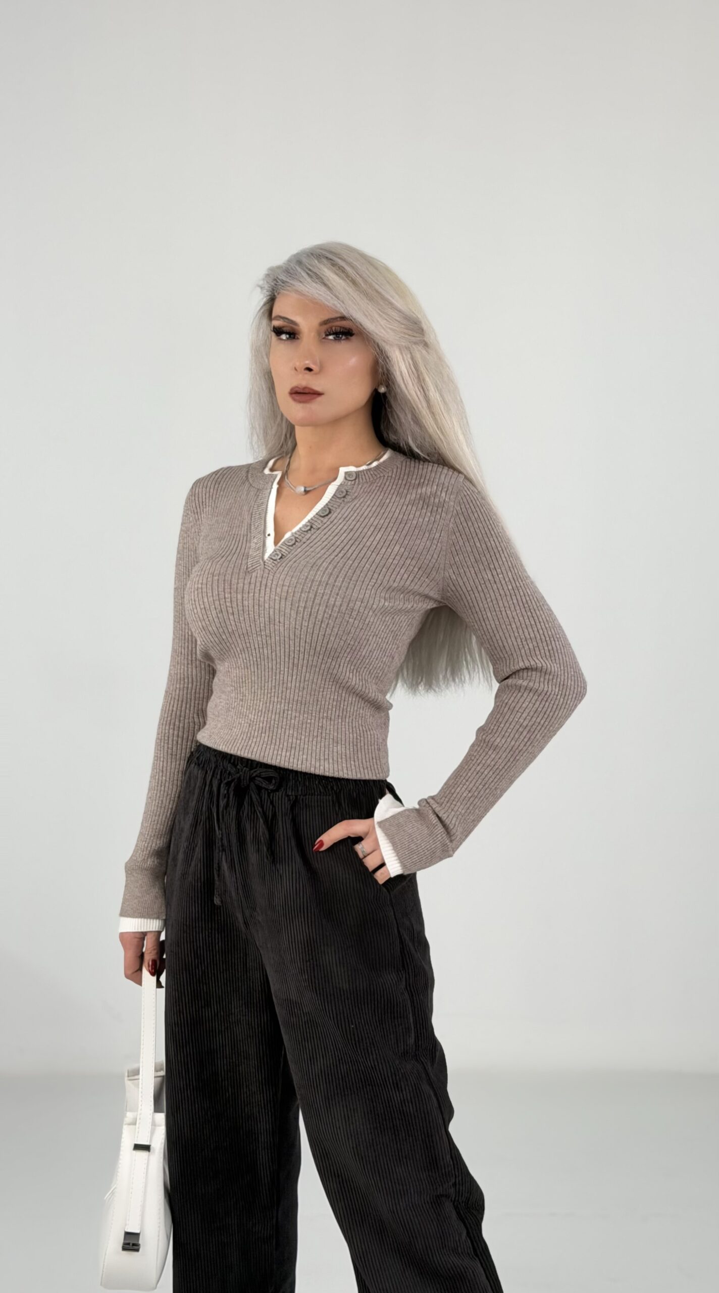 Vizon Fitilli Düğme Detaylı V Yaka Uzun Kollu Triko Bluz - Görsel 5